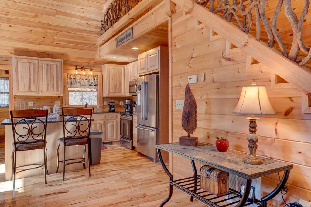 Hot-Tub 6 Seater, Fire-Pit, Master King Bed, Wineries, Pickleball, Resort Amenities Ellijay Exteriér fotografie