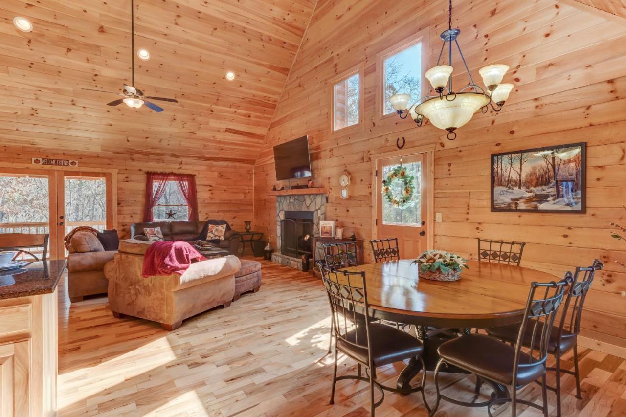 Hot-Tub 6 Seater, Fire-Pit, Master King Bed, Wineries, Pickleball, Resort Amenities Ellijay Exteriér fotografie